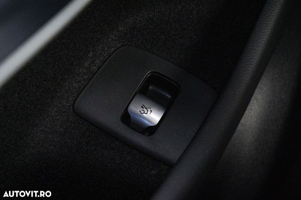 Mercedes-Benz E - 33