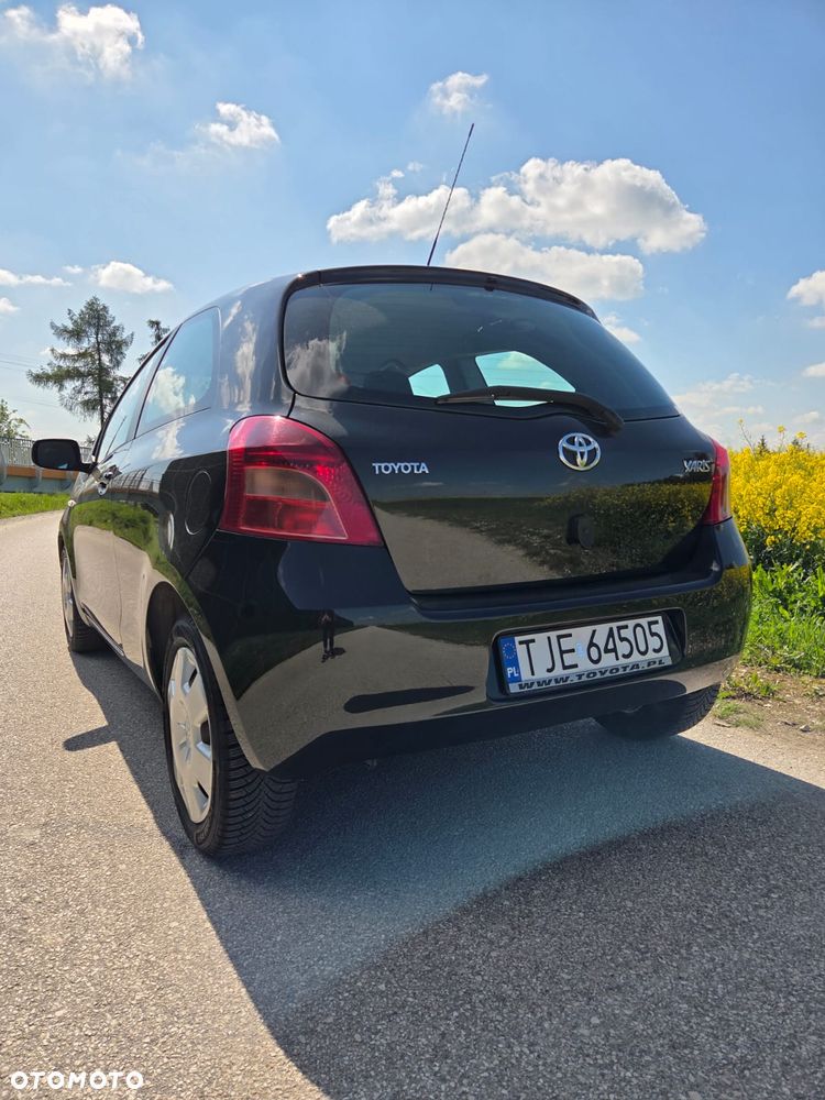 Toyota Yaris 1.3 Sol - 8