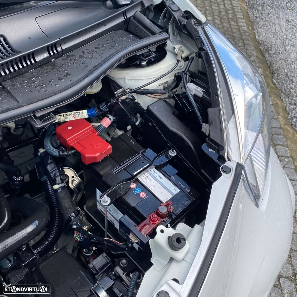 Toyota iQ 1.0 VVT-i 2 - 40