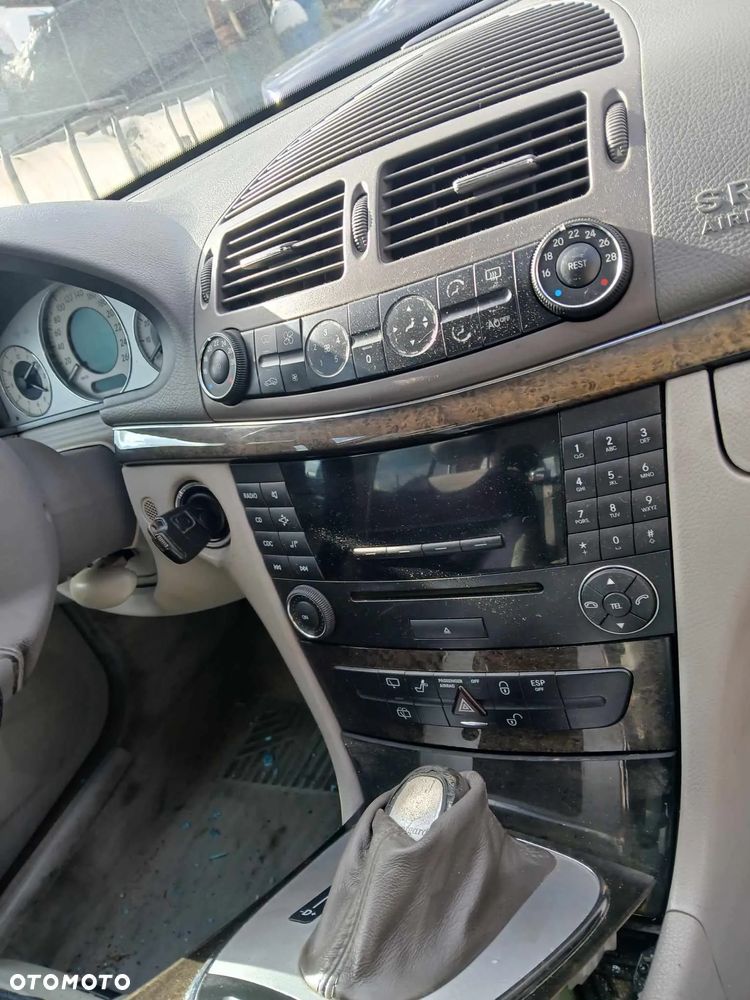 Mercedes E KLASA W211 radio, panel sterowania, przełączniki - 1