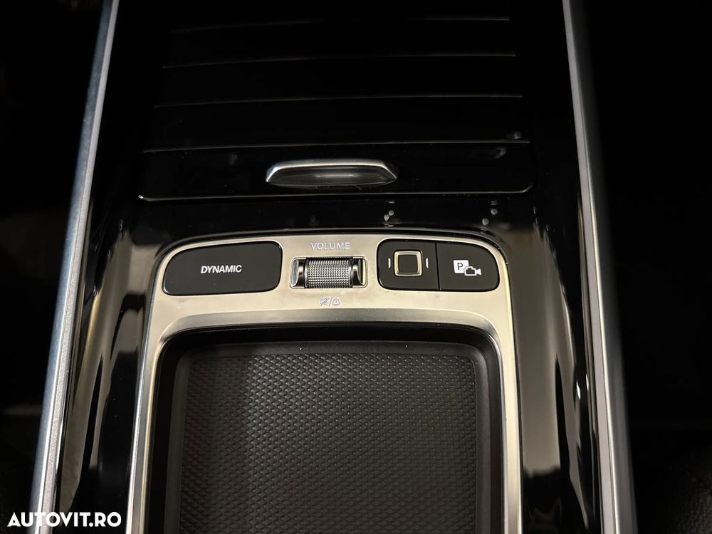 Mercedes-Benz GLA - 18