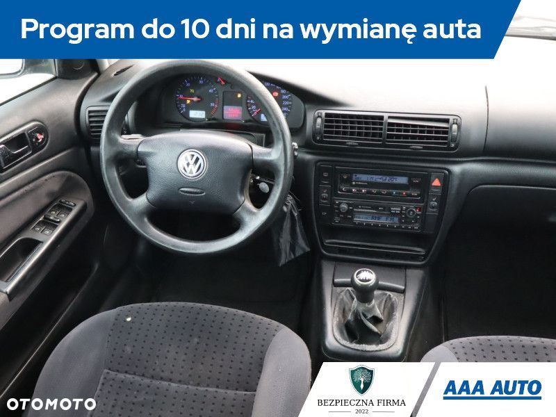 Volkswagen Passat - 9