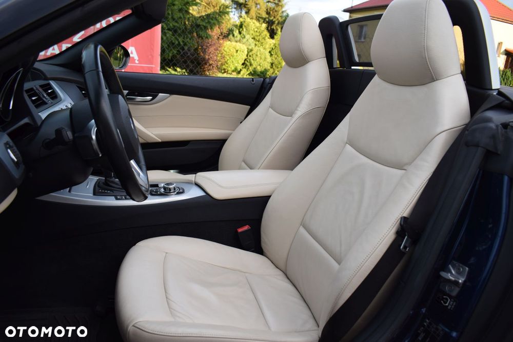 BMW Z4 sDrive23i - 11
