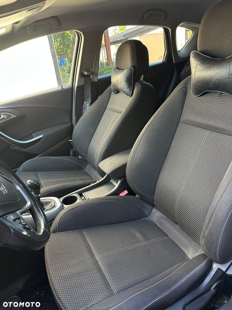 Opel Astra 1.6 T Cosmo - 8