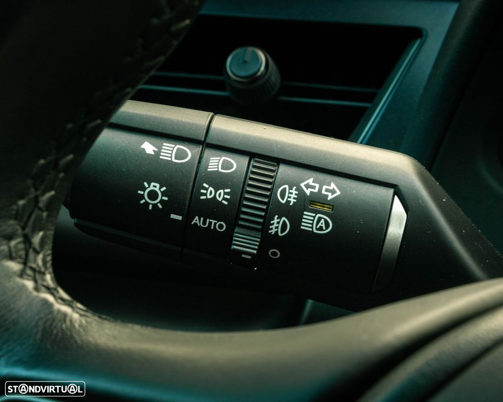 Lexus UX 250h Sport (Ecrã 12.3) - 33