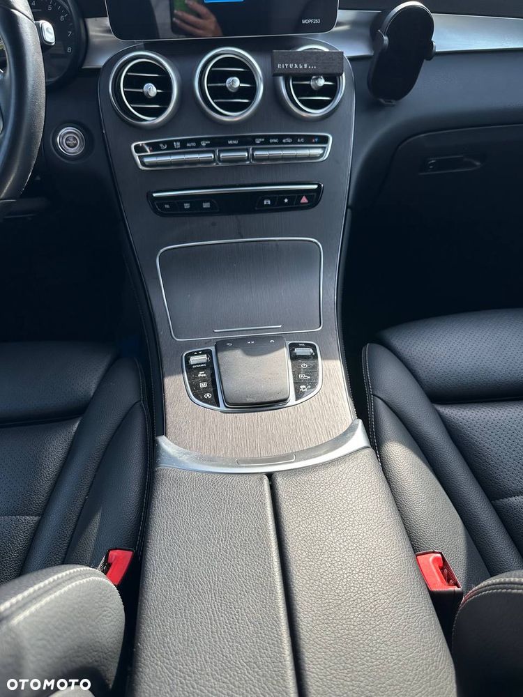 Mercedes-Benz GLC Coupe 200 - 10