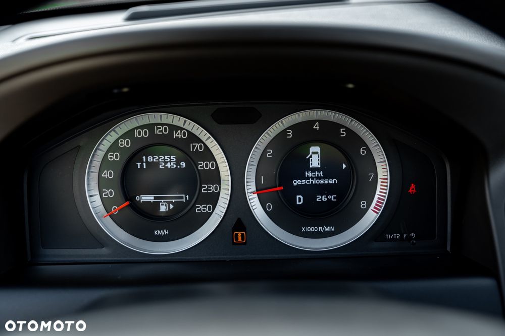 Volvo XC 60 T6 AWD RDesign - 32