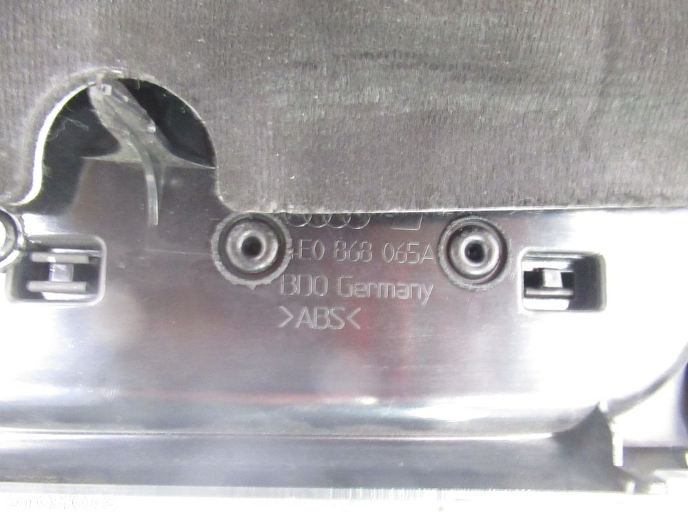 BOCZEK LEWY TYLNY AUDI A8 D3 - 2