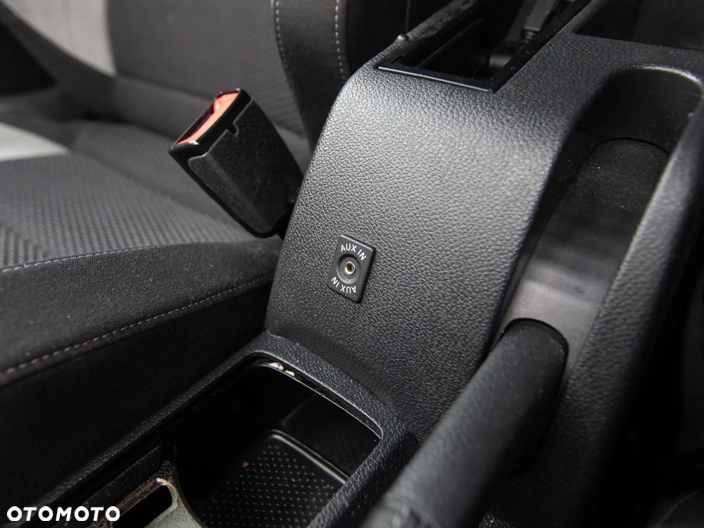 Volkswagen Golf VI 2.0 TSI 4Mot R DSG - 37