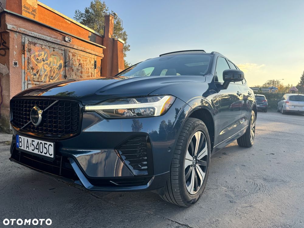 Volvo XC 60 T8 Plug-In Hybrid AWD Plus Dark - 1