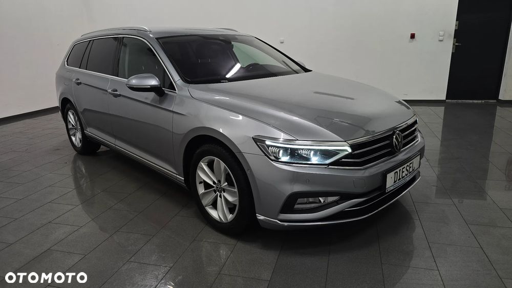 Volkswagen Passat - 2