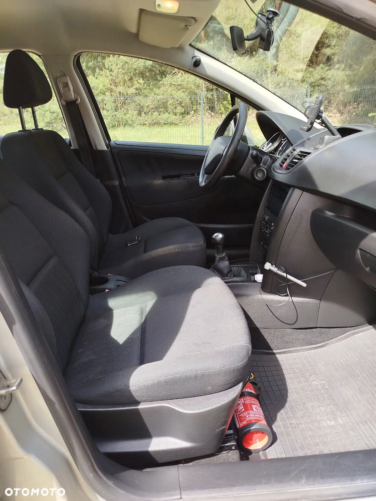 Peugeot 207 1.4 16V Trendy - 12