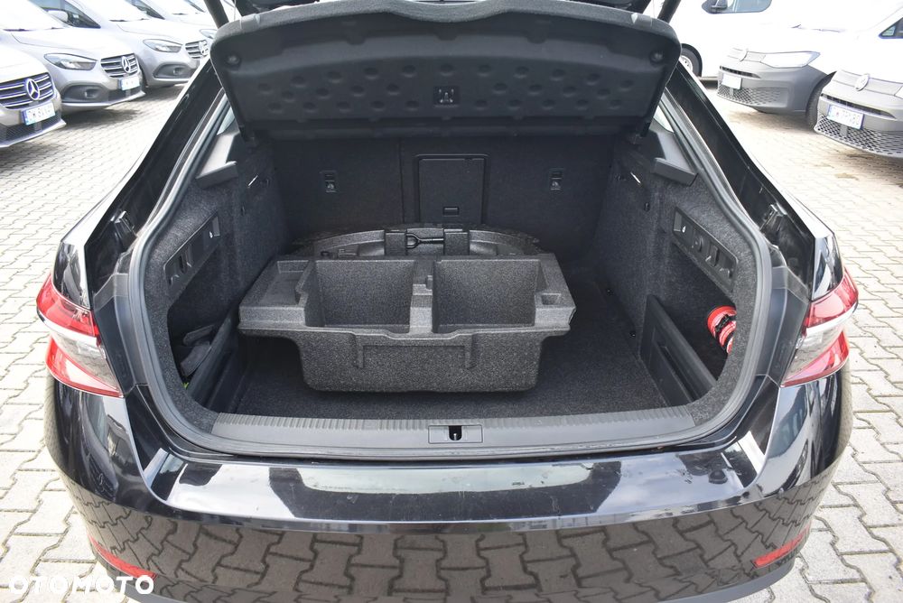 Skoda Superb 2.0 TDI SCR Ambition DSG - 14
