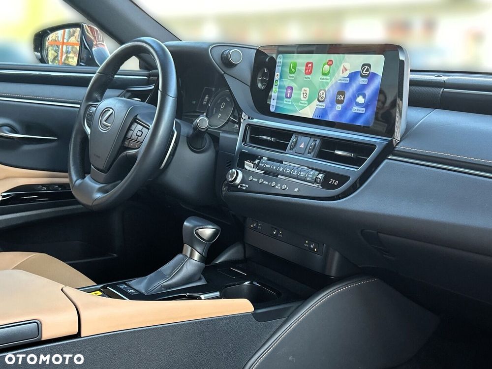 Lexus ES 300h Business Edition - 13