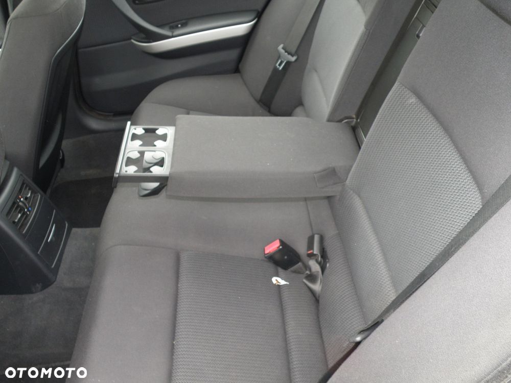 BMW Seria 3 318d - 10