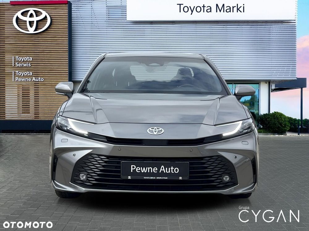 Toyota Camry - 8