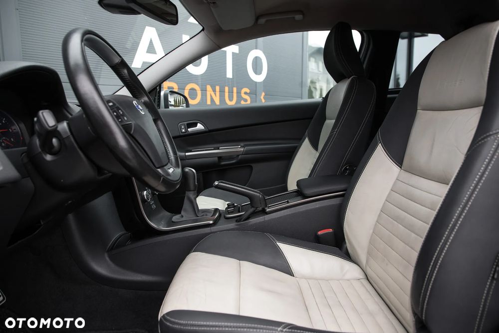 Volvo C30 2.0D R-Design - 12