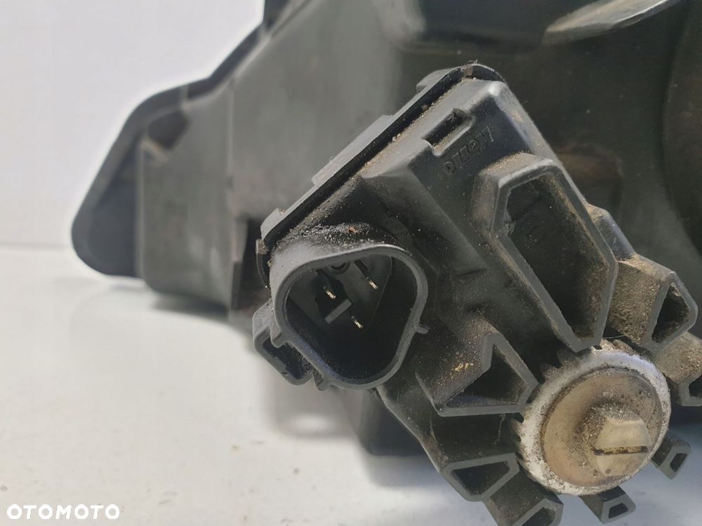 LAMPA PRAWA Suzuki Liana PRZEDNIA przód EUROPA - 8