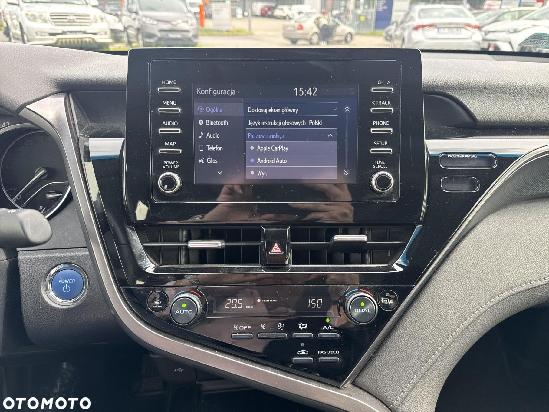 Toyota Camry - 12