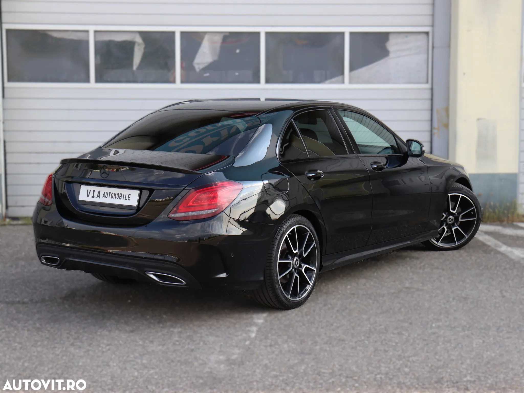 Mercedes-Benz C 220 d 4Matic 9G-TRONIC AMG Line - 23