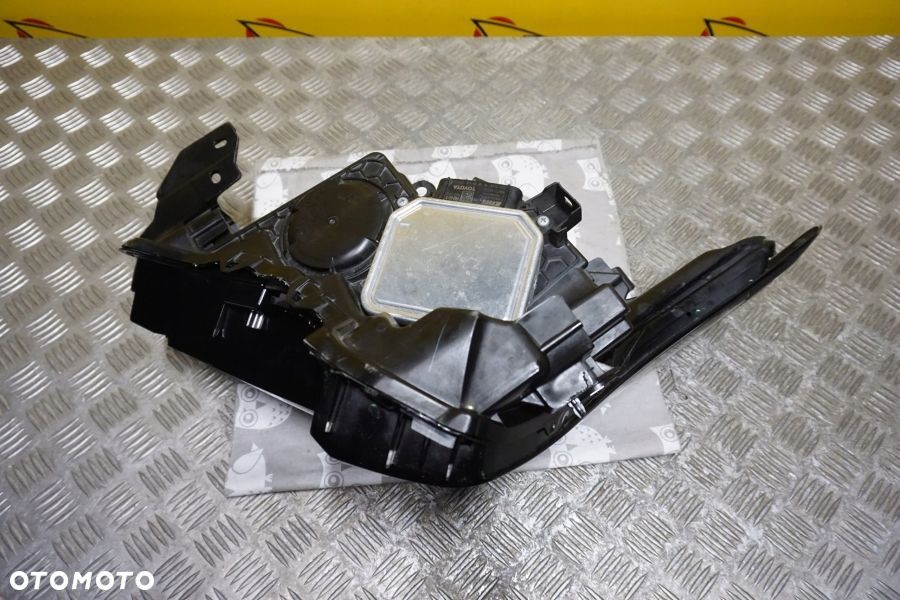 TOYOTA TUNDRA SEQUOIA 2022 2023 - REFLEKTOR LAMPA FULL LED PRAWA USA - 12
