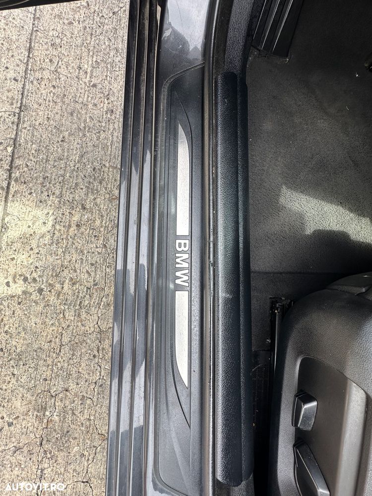 BMW Seria 5 520d xDrive - 14