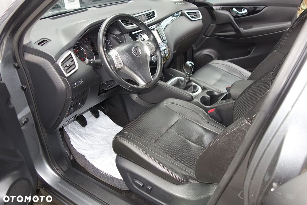 Nissan Qashqai 1.6 DIG-T Tekna - 28