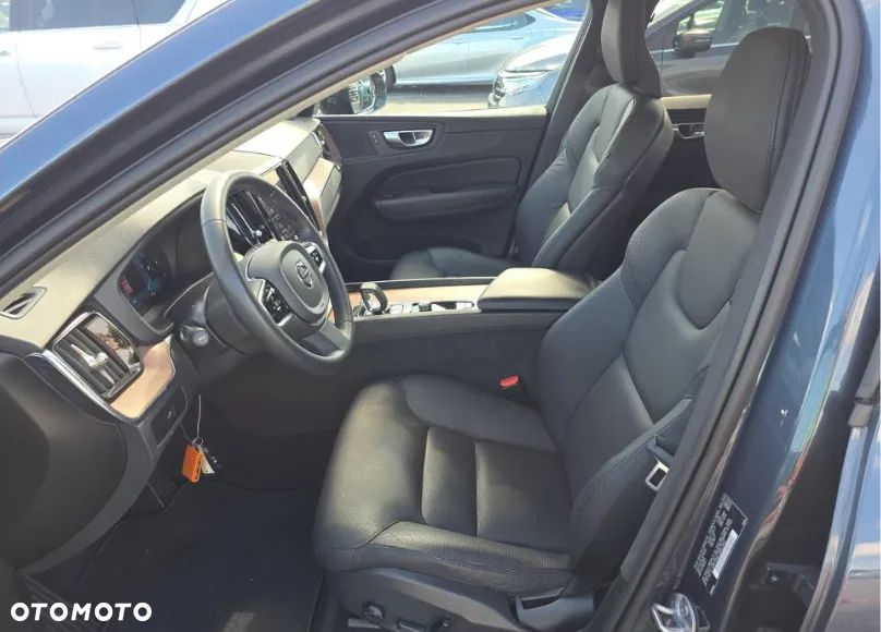 Volvo XC 60 B5 B AWD Plus Dark - 7