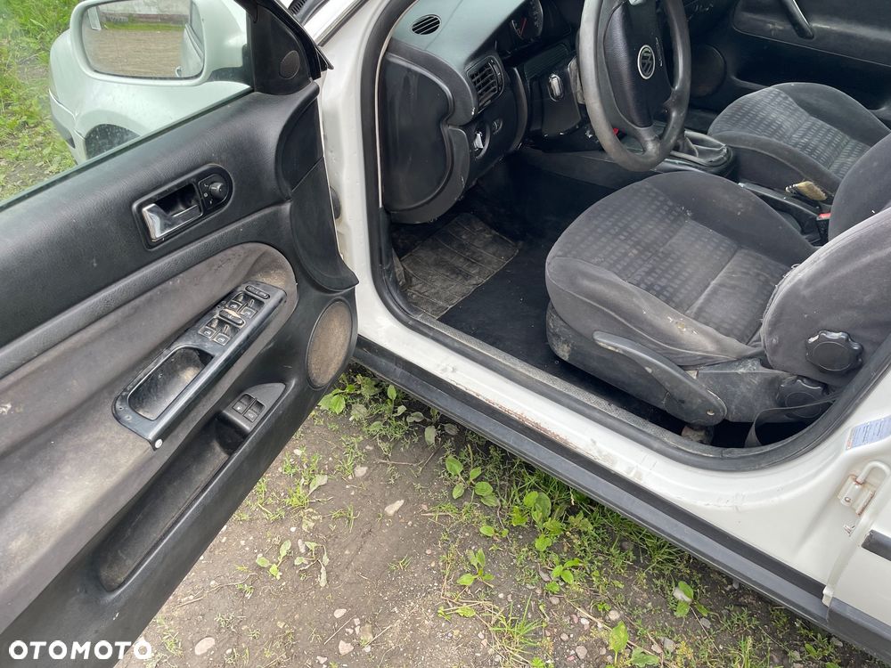 Volkswagen Passat 1.9 TDI - 8