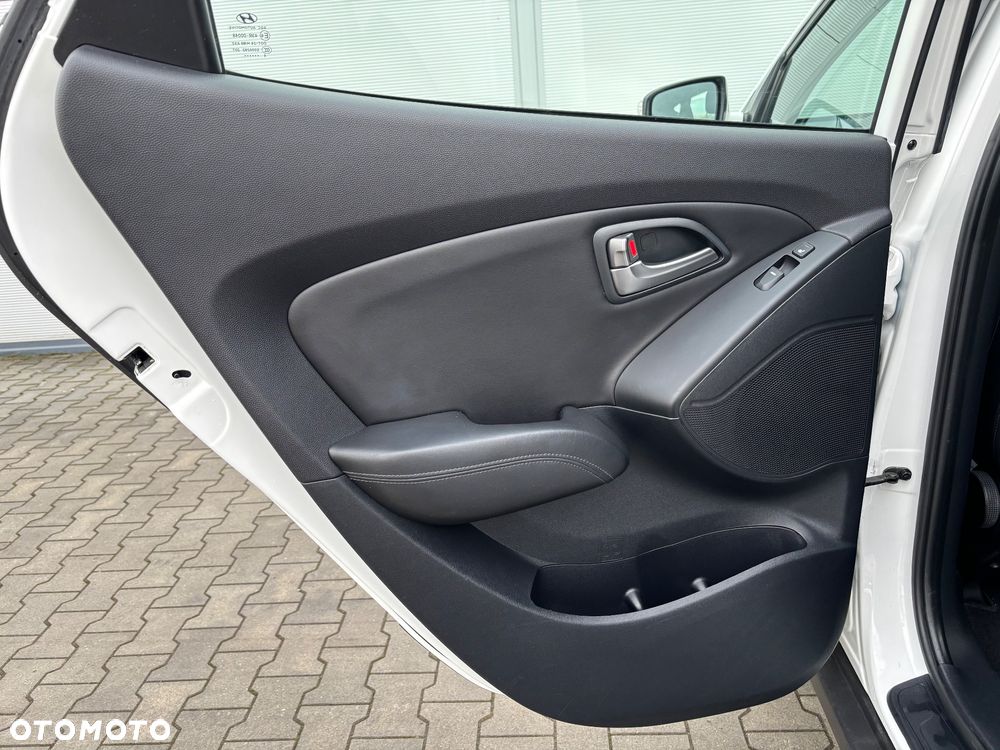 Hyundai ix35 1.6 2WD Fifa World Cup Edition - 35