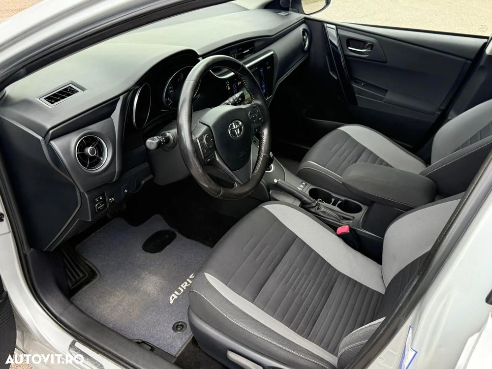 Toyota Auris 1.8 L VVT-i Hybrid Sol + - 5