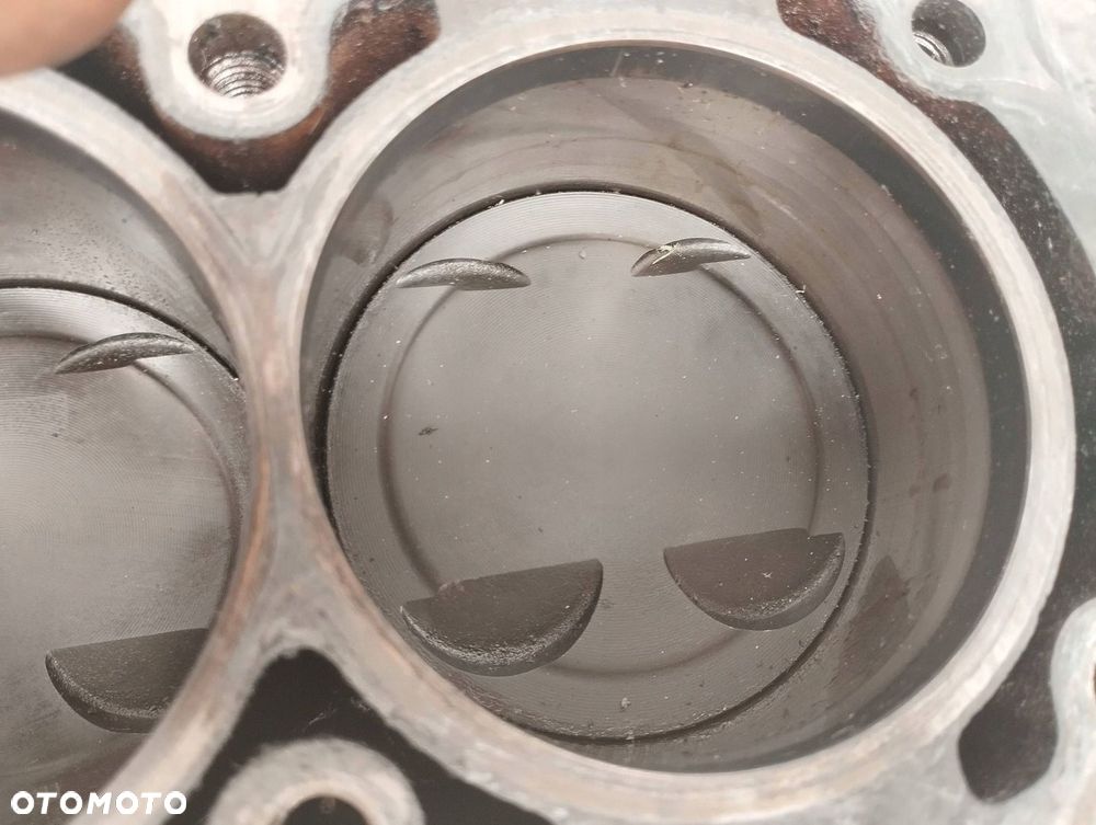BLOK SILNIKA DÓŁ B12XER OPEL CORSA E 1.2 16V - 12