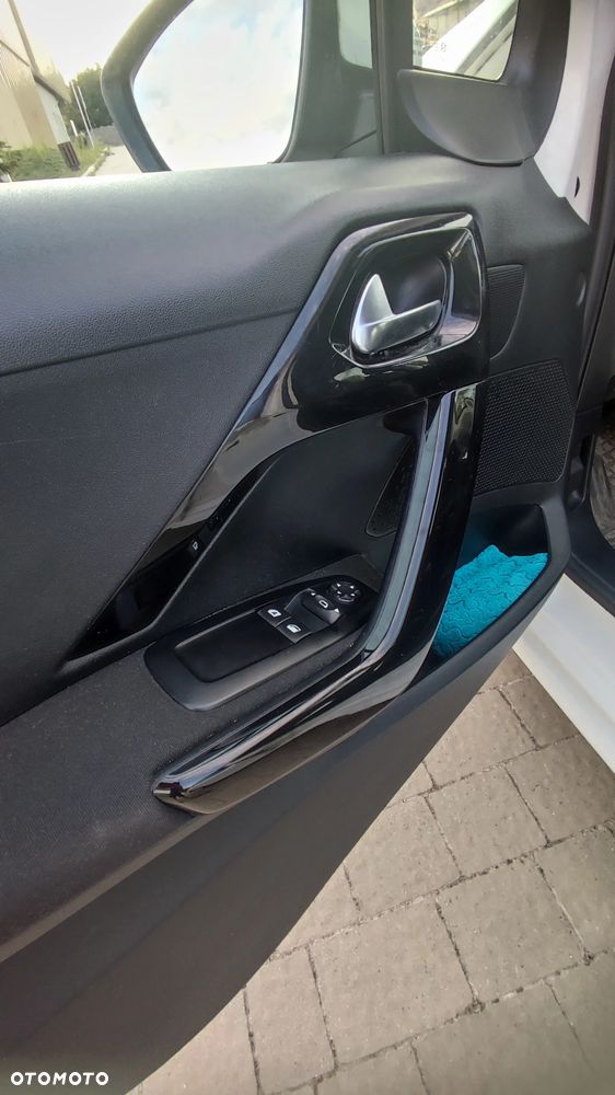 Peugeot 208 1.6 e-HDi Active STT - 17