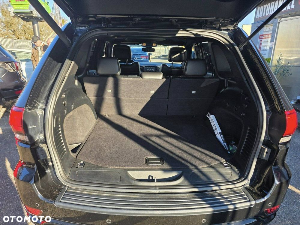 Jeep Grand Cherokee - 31