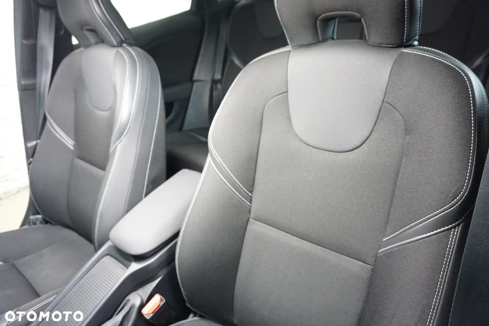 Volvo V40 D2 Geartronic Kinetic - 23