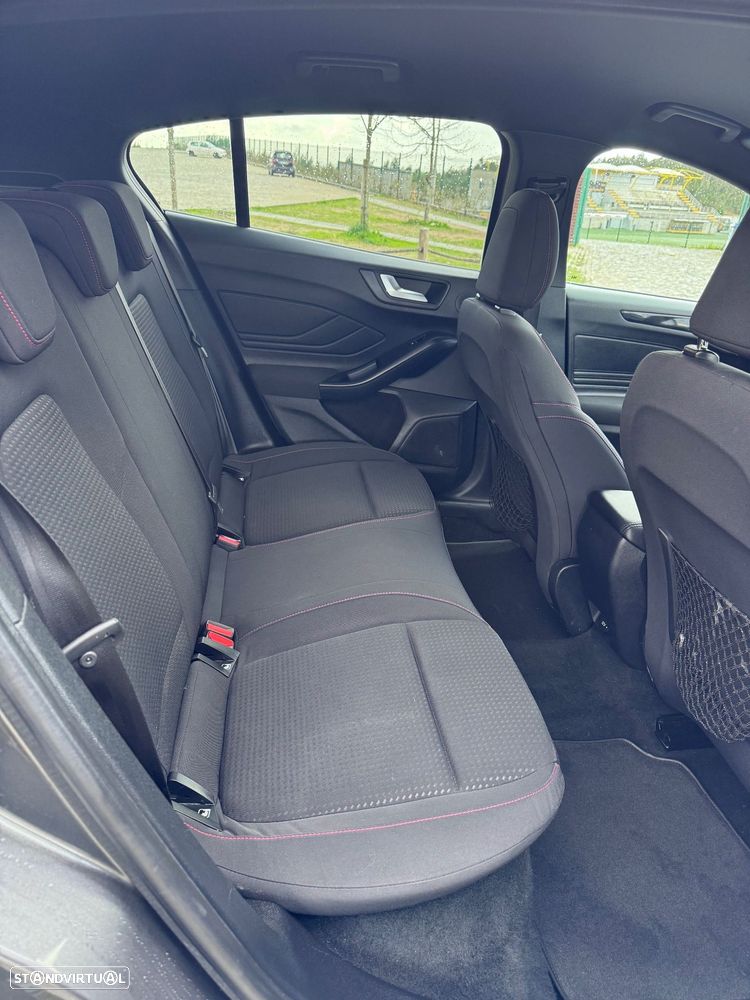 Ford Focus 1.0 EcoBoost ST-Line - 9