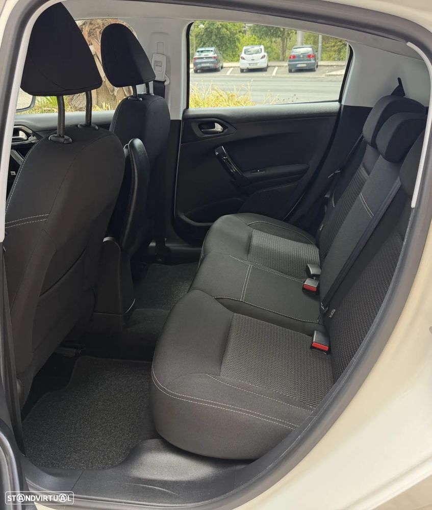 Peugeot 208 1.6 BlueHDi Allure - 18