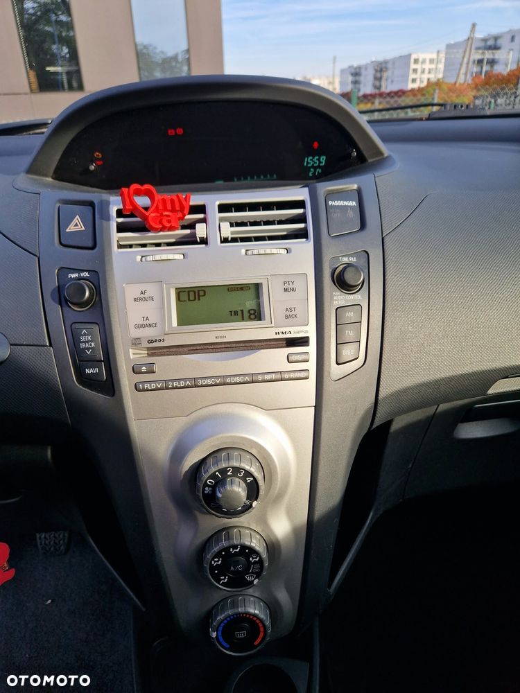 Toyota Yaris - 16