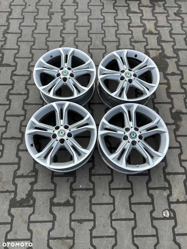 Alufelgi 18 cali 5x112 Skoa Seat Audi Volkswagen Octavia IV Golf 8 Leon IV Cupra - 1