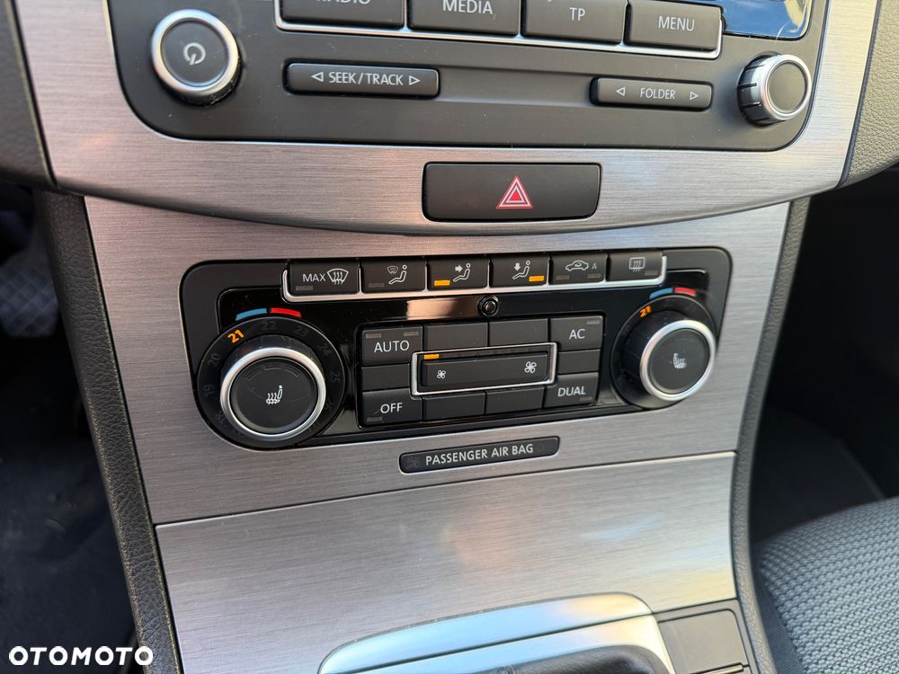 Volkswagen Passat Variant 2.0 Blue TDI SCR Trendline - 16