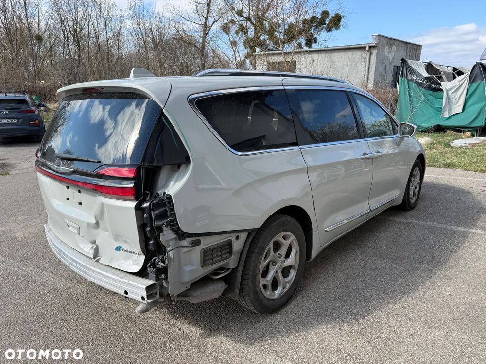 Chrysler Pacifica - 8