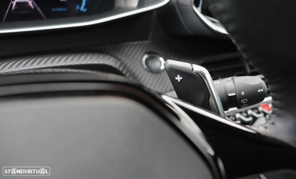 Peugeot 2008 1.2 PureTech Allure EAT8 - 26