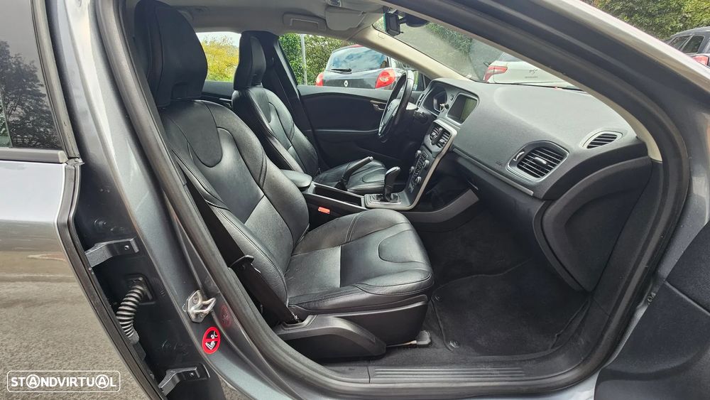 Volvo V40 1.6 D2 Momentum Eco - 27