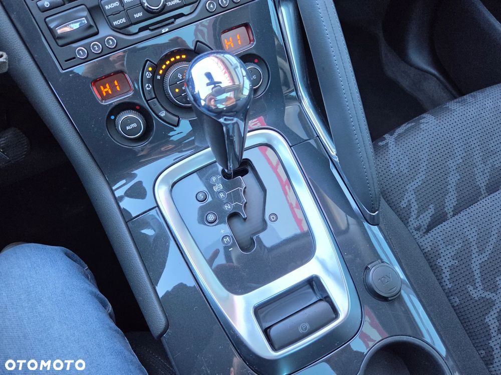 Peugeot 3008 HDi 160 Automatik Allure - 28