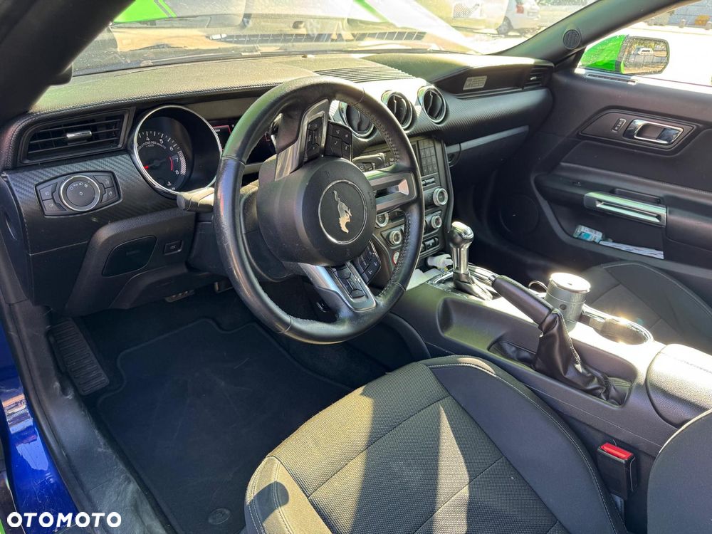 Ford Mustang - 7