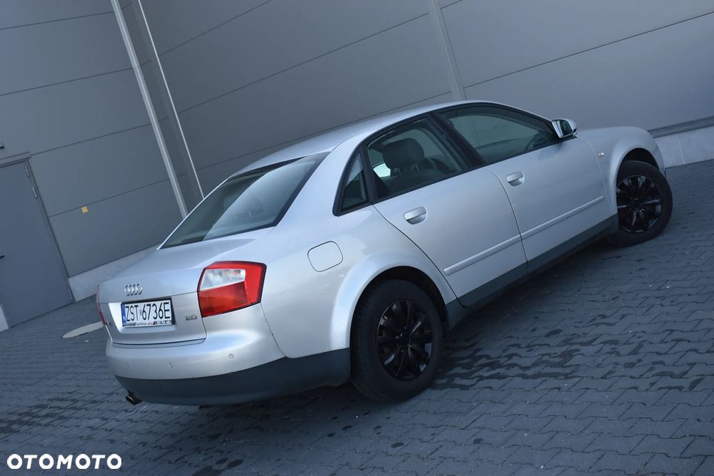 Audi A4 Limousine - 4