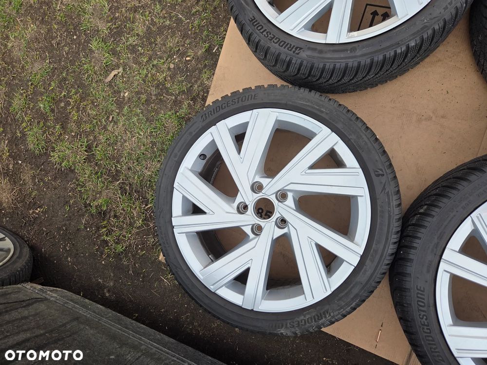 Felgi koła zimowe VW Golf VIII 8 18 Cali Bergamo 225/40R18 92V AO 5H0601025M 7.5Jx18H2 ET 51 5H0601025AB DOT 2223 2023 Rok - 7