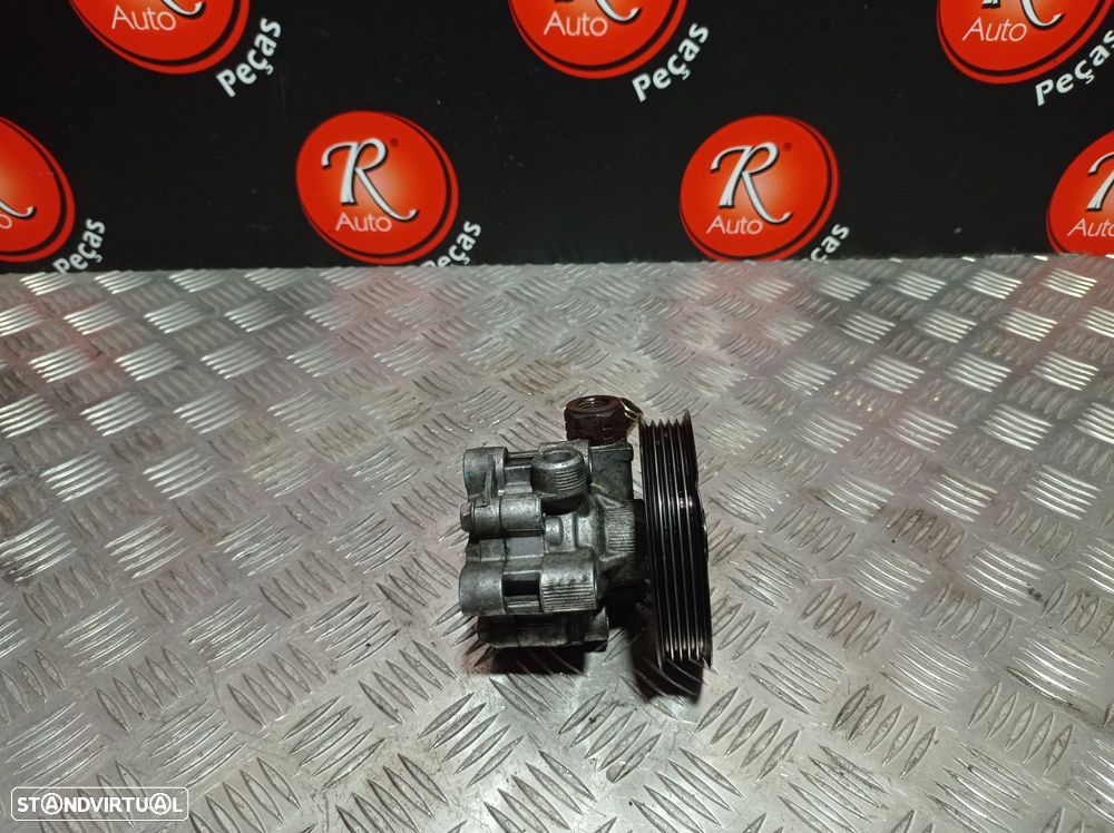 Bomba Direcção Assistida Toyota Avensis (_T25_) - 2