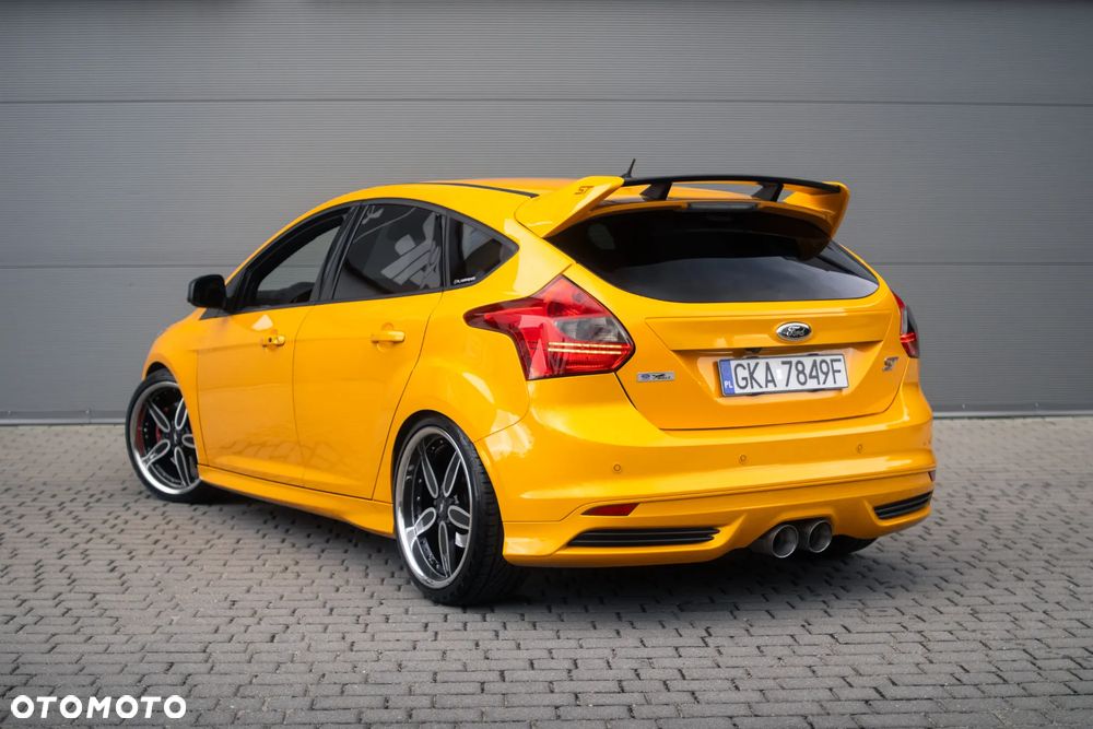 Ford Focus 2.0 EcoBoost ST mit Leder-Exclusiv-Paket - 4