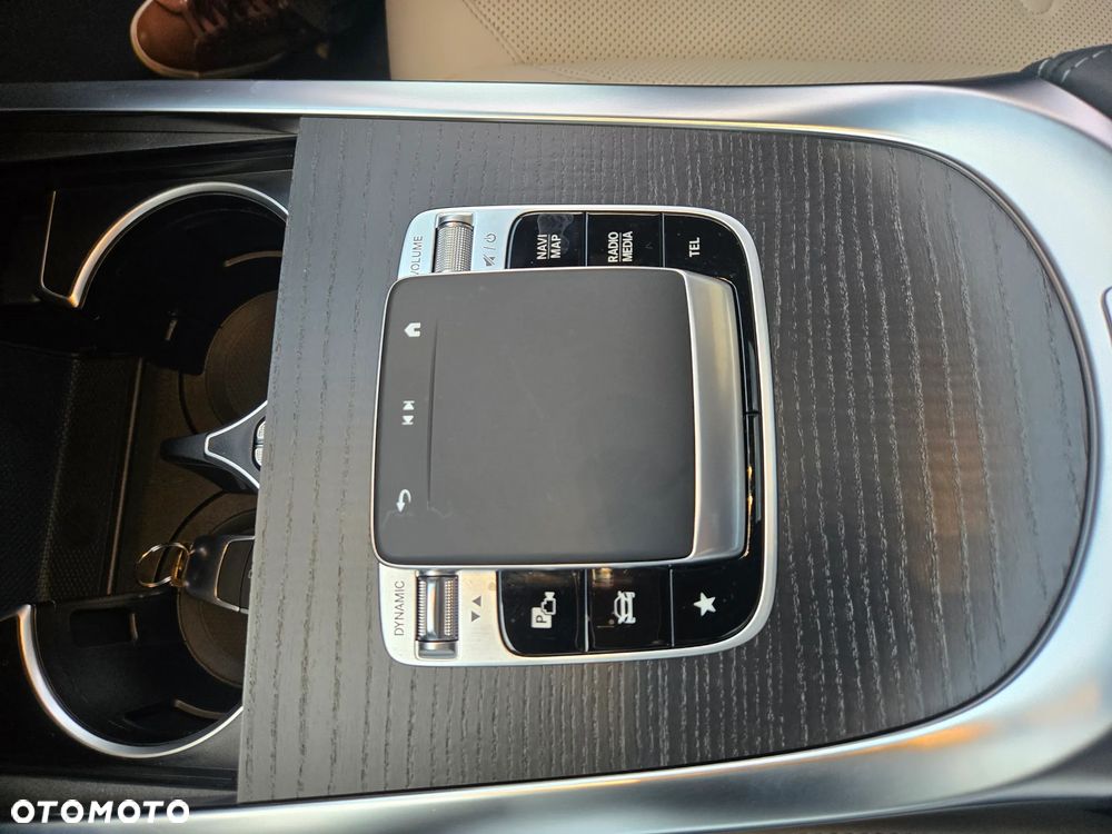 Mercedes-Benz Klasa G 400 d - 32